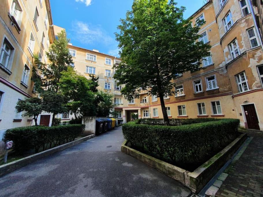 Lovely & Unique Apt In The Historic Center. Bratislava Buitenkant foto